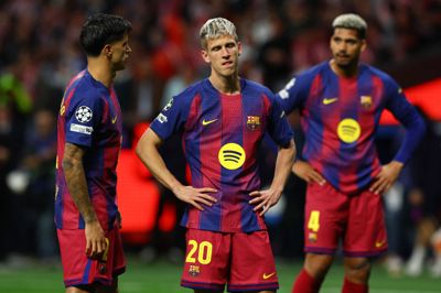 Barcelonas spillere er skuffede efter nederlaget til Altético Madrid i kvartfinalen i Champions League. Klubben føler sig snydt og har indsendt en klage til Uefa.