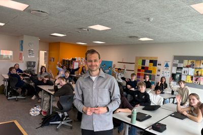 Mediehuset Ikast-Brande og Mikkel Korsgaard Christensen har i denne uge holdt oplæg om journalistik, medier og fremtidsdrømme hos Ikast Østre Skole, hvor eleverne bagefter delte deres håb for fremtiden.