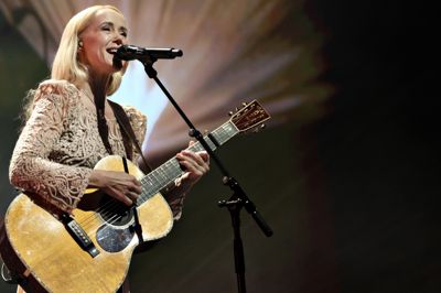 Tina Dickow spillede fredag aften i Royal Arena på Amager. Det er den østjyske sangers eneste planlagte koncert i Danmark i år.