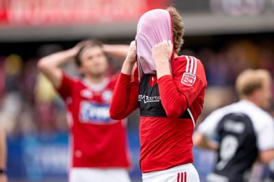 Silkeborg IF's Anderas Poulsen reagerer, efter FC Fredericias Jonatan Lindekilde har udlignet til 2-2.