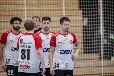 Michael Damgaard og holdkammeraterne skal vinde skæbnekampe for at blive i ligaen.