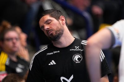 - Vi kan ikke kigge på alle de andre, vi kan kun kigge på os selv. Det er det eneste, vi kan arbejde med, og der er en masse ting, vi skal gøre noget ved. Det gælder både fagligt, men i særdeleshed også mentalt som hold, sagde Simon Sørensen efter det skuffende nederlag mod Mors-Thy.