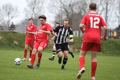 Kampen i serie 2 mellem Mønsted IF og Sparkær IF på Siwert Park i Mønsted endte 0-2.