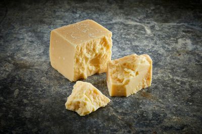 Gammel Knas fra Arlas mejeri i Nr. Vium vandt kategorien "hård ost" ved Mejeriforeningens Gourmetprisen.