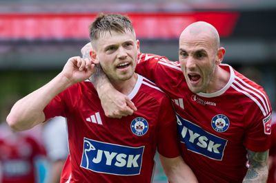 Jysk-logoet kommer også til at have en fremtrædende placering på SIF-trøjerne i de kommende år. Den nye aftale med hovedsponsoren løber frem til 2031.