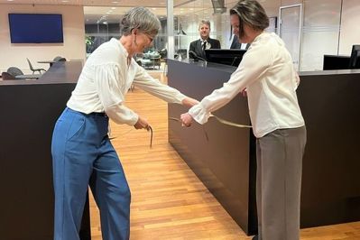 Dorte West, borgmester i Herning Kommune, og Katrine Fusager Rohde, borgmester i Viborg Kommune, havde æren af at indvie flyruten Karup-København.