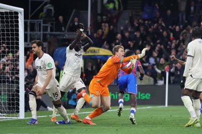 Mads Hermansen holdt sit mål rent, da West Ham var på besøg hos Crystal Palace.