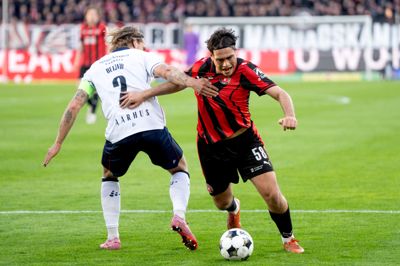 Ikke meget fungerede for FC Midtjylland i topopgøret. AGF vandt flest dueller rundt på banen. Men selvom det ikke rullede, blev FCM'erne ved med at prøve. Det var Aral Simsir et godt billede på. Han var med til at skabe de to mål.