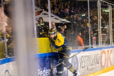 Patrick Bjorkstrand, der her fejrer sin 1-0-scoring i den tredje finale, var med til at blive dansk mester i 2012. Nu er han tilbage, og det er nok ikke helt tilfældigt, at der skulle være en Bjorkstrand med til igen at vinde guld.