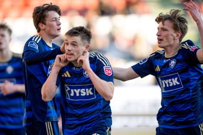 Silkeborg IF's Callum McCowatt reagerer, efter han har bragt gæsterne i front med 1-0. Callum var den helt store SIF-spiller i Vejle.