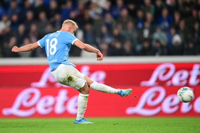 Gustav Isaksen scorede et af Lazios to mål i den afgørende straffesparkskonkurrence onsdag aften.