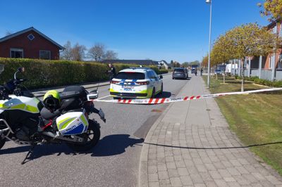 Et større område ved Nørrevang i Sunds var torsdag spærret af efter en skudepisode, hvor en 24-årig mand blev ramt.