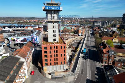 »Nu med arkitektforeningen på nakken, har Søtorvet og konturerne af det kommende Fredens Tårn igen sat fokus på tidligere byråds ukritiske tilgang til byens byggeudvikling.« Sådan skriver bestyrelsen for Skøn på Silkeborg blandt andet i dette indlæg.