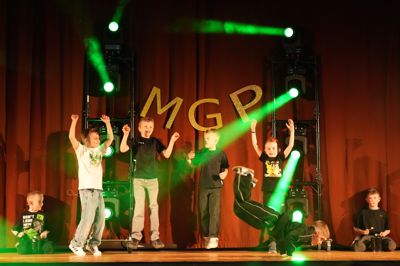 Pelle, Felix, Rasmus, Liam, Lukas, Artem og Lauge optrådte med ”Legender”.