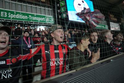 Fansene kommer igennem hele følelsesregistret, når guldræset spidser til. Sådan har det været hver eneste sæson, siden den nuværende struktur opstod. Det gør noget godt for topstriden, at der kun er topkampe på opløbsstrækningen.