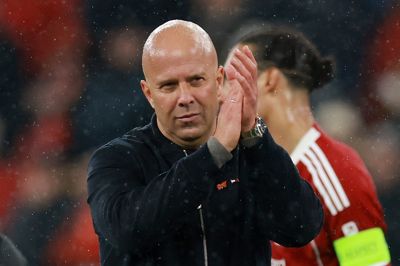 Arne Slot og Liverpool er langt fra at matche sidste sæson bedrift i Premier League.