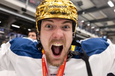 Petter Hansson skriger guldglæden ud efter den sidste DM-finale mod Herlev. Det blev også svenskerens sidste kamp for Blue Fox efter seks år.