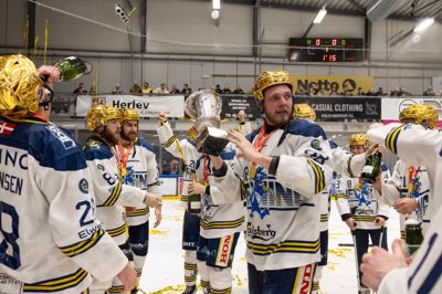 Kaptajn Morten Poulsen og holdkammeraterne kan se frem til mindst seks spændende kampe i Champions Hockey League til efteråret. Der venter blandt andet to tyske og to finske modstandere.
