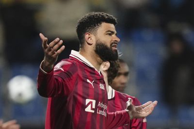 Topkampen mellem AFG og FC Midtjylland endte 0-0 i Aarhus. FCM-profilen Philip Billing mener, at midtjyderne blev snydt for et straffespark.