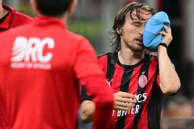 AC Milans Luka Modric udgik med en skade i søndagens kamp mod Juventus. Kroaten er blevet opereret for flere brud på venstre kindben og meldes ude i resten af sæsonen for Milan.