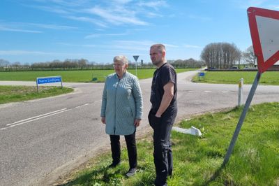 Tove Hammelsvang og Søren Vestergaard er to af de nærmeste naboer til det uheldsramte kryds ved Frølundvej, Buskvej og Nørre Lindbjerg nord for Hammerum.
