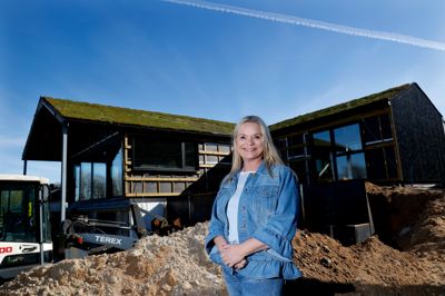 Der er nok at se til i Annette Øgaards liv. Ud over job, familie og byrådsarbejde har hun også meget ofte gang i et ombygningsprojekt. Lige nu er familiens nye hus ved at blive ombygget.