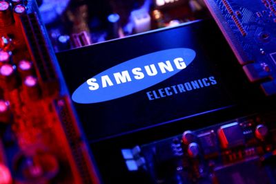 Samsung Electronics er verdens største producent af hukommelseschips. Torsdag fremlagte den sydkoreanske techgigant et kvartalsregnskab med rekordoverskud.