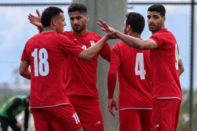 Iran er kvalificeret til VM i fodbold, men der er skabt fornyet usikkerhed om landets deltagelse, efter at landets fodboldpræsident er nægtet indrejse i Canada.