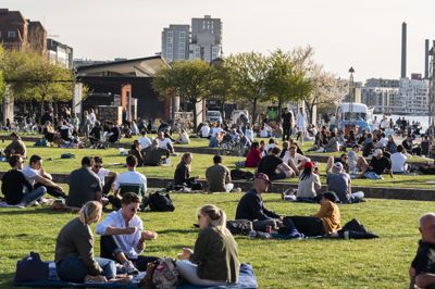 Ifølge Danmarks Meteorologiske Institut kan temperaturen ramme 23 grader på lørdag.