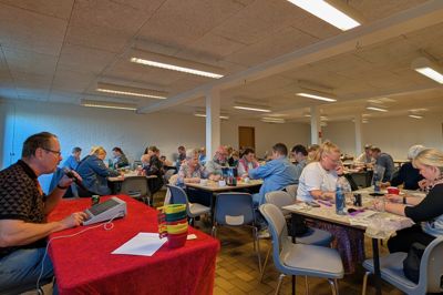 Onsdag aften var der banko i Bakkebo i Videbæk. Det er der blandt andre Videbæk FDF holder til. Overskuddet går til at reducere børnene betalign til sommerens stor landslejr i juli måned på Sletten ved Silkeborg.