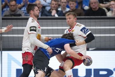 Jens Svane (til højre) er med på, at HØJ Elite måske nok er bedst på papiret, men KIF Kolding møder op til de kommende skæbnekampe med stor selvtillid.