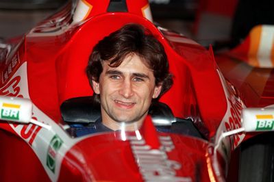 Alex Zanardi sidder i en Williams-racer i Formel 1 i 1999.