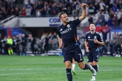 Marcus Ingvartsen jubler efter sit andet mål for San Diego FC i 2-2-opgøret mod Los Angeles FC.