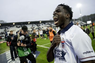 James Bogere leverede en afgørende aktion og en vild jubelscene, da AGF slog Sønderjyske 2-1.