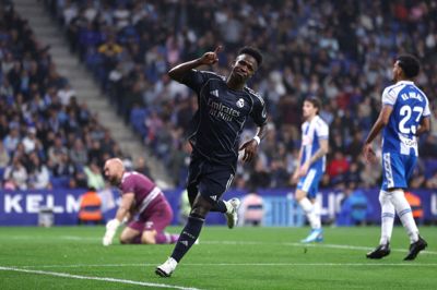 Vinicius Junior blev manden, som med to mål udskød mesterskabsfesten i Barcelona.
