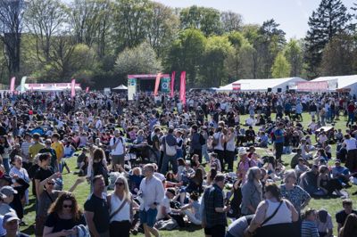 Der var sommer-lignende temperaturer på Arbejdernes Internationale Kampdag, der blev fejret fredag i Fælledparken.