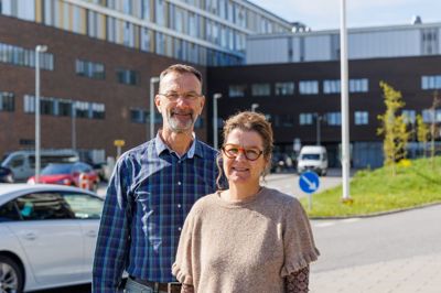 Sammen med chefsygeplejerske Helle Haunstrup Krog (t.h.) skal cheflæge Troels Niemann stå i spidsen for opbygningen af afdelingen, der skal bringe sundhedstilbud tættere på borgerne og skabe bedre sammenhæng mellem hospital, præhospital, kommuner og almen praksis.
