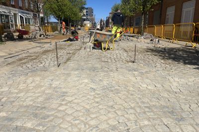 De mange sten danner det smukkeste mønster på Bredgade i Vildbjerg.