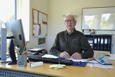 Torkil Jensen takker med udgangen af august af som leder af kirkegården ved Vildbjerg Kirke.