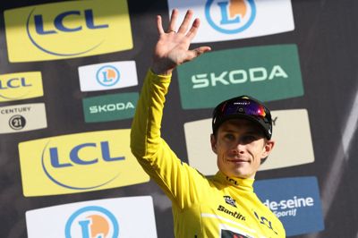 Jonas Vingegaard stiller fredag til start, som stor favorit, når den 109. udgave af Giro d'Italia løber af stablen.