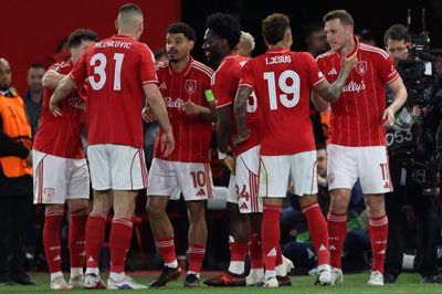 Nottingham Forest tog første stik med 1-0 mod Aston Villa i Europa League-semifinalen. Torsdag er der returkamp i Birmingham.