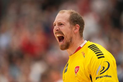 Veterankeeper Thorsten Fries leverede en forrygende indsats, da KIF Kolding holdt liv i drømmen om oprykning.