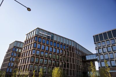 Nykredit har hovedkontor i et nybyggeri ved Svanemøllehavnen i København.