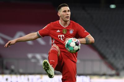 Niklas Süle spiller til daglig for tyske Borussia Dortmund og har fået 49 kampe for det tyske fodboldlandshold.