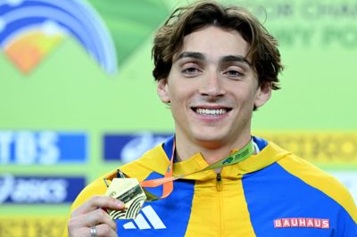 Armand Duplantis har vundet tre verdensmesterskaber og to OL-guldmedaljer i træk, men det er ifølge stangspringeren også vigtigt at kunne holde fri og feste.