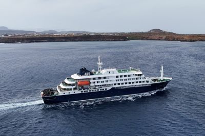 Krydstogtskibet »Hondius« er på vej mod den kanariske ø Tenerife. Ingen tilbageværende passagerer har symptomer på sygdom, lyder det.