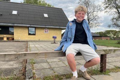 13-årige Benjamin Schou fra Sunds har gået til FDF, siden han begyndte i 0. klasse. Da han var otte år, traf han den beslutning, at han kun ville gå i shorts. Det er nu fem år siden - og den bedrift indbringer ham nu et eftertragtet FDF-mærke.