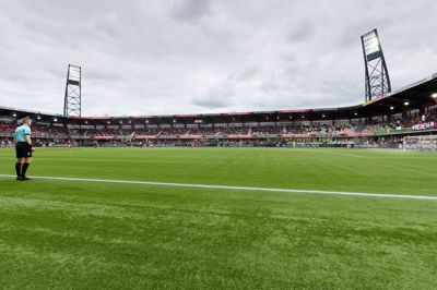 Der kommer mange tilskuere til søndagens hjemmekamp mod FC København, hvor SIF kan sikre sig en ny sæson i landets bedste fodboldrække.