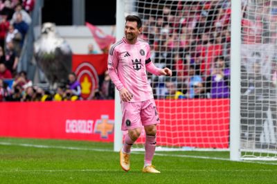 Lionel Messi var i hopla, da Inter Miami besejrede Toronto FC i den amerikanske fodboldliga.