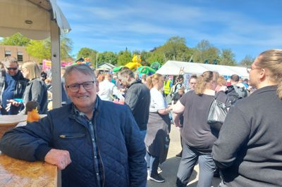 Svend Kristiansen blev til sin egen overraskelse kåret som Aulum Usynlige Helt for hans frivillige arbejde.